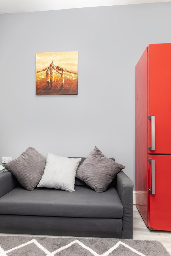 Town Centre Free Parking And Wi-fi Apartment *