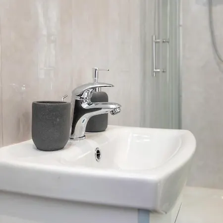 Stockton Town Centre Studio Apartments Free Parking And Wi-Fi Exterior photo